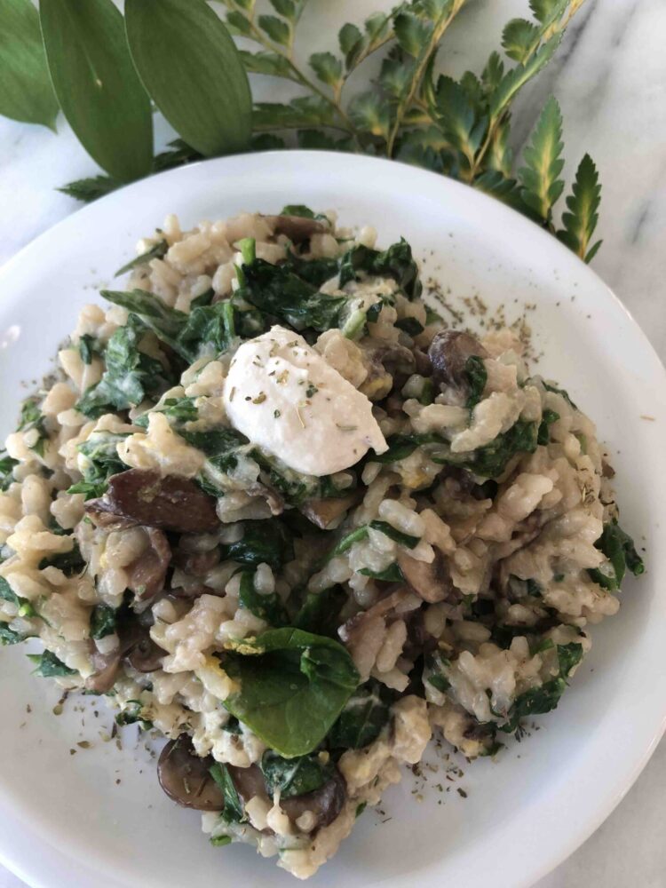 Savoury Vegan Risotto with Mushrooms and Spinach